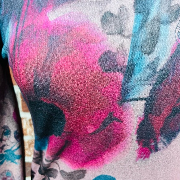 Tattoo Print Sweater - Picture 3 of 9